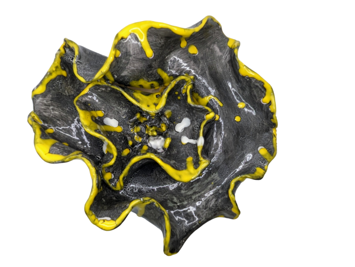 Black and gold splatter-glaze ceramic wall flower